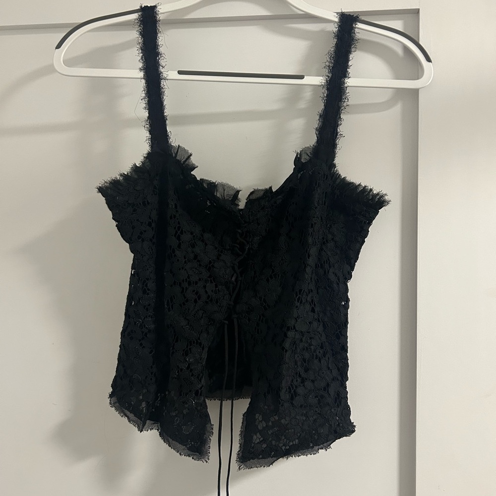lace up black top
